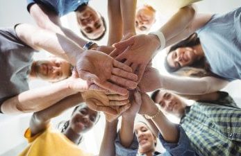 Menschen aus Deutschland, Österreich und der Schweiz, die sich in Pattaya vernetzen – Gemeinschaft und Austausch