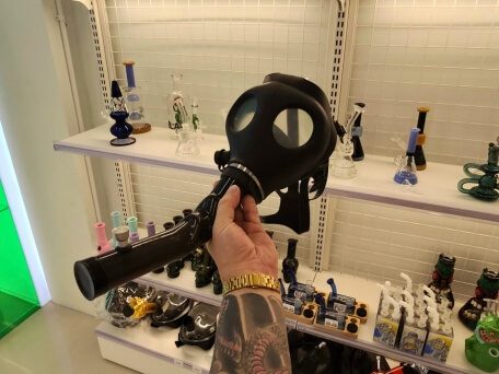 Bong und Cannabis-Zubehör in einem Shop in Thailand