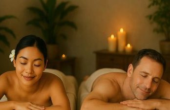 Entspannung pur – Paar bei traditioneller Thai-Massage in Pattaya