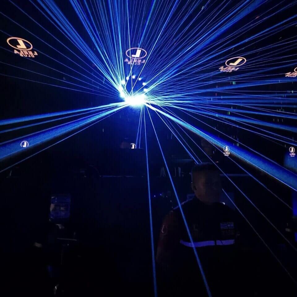 Lasershow im Leela Club Pattaya mit blauem Licht