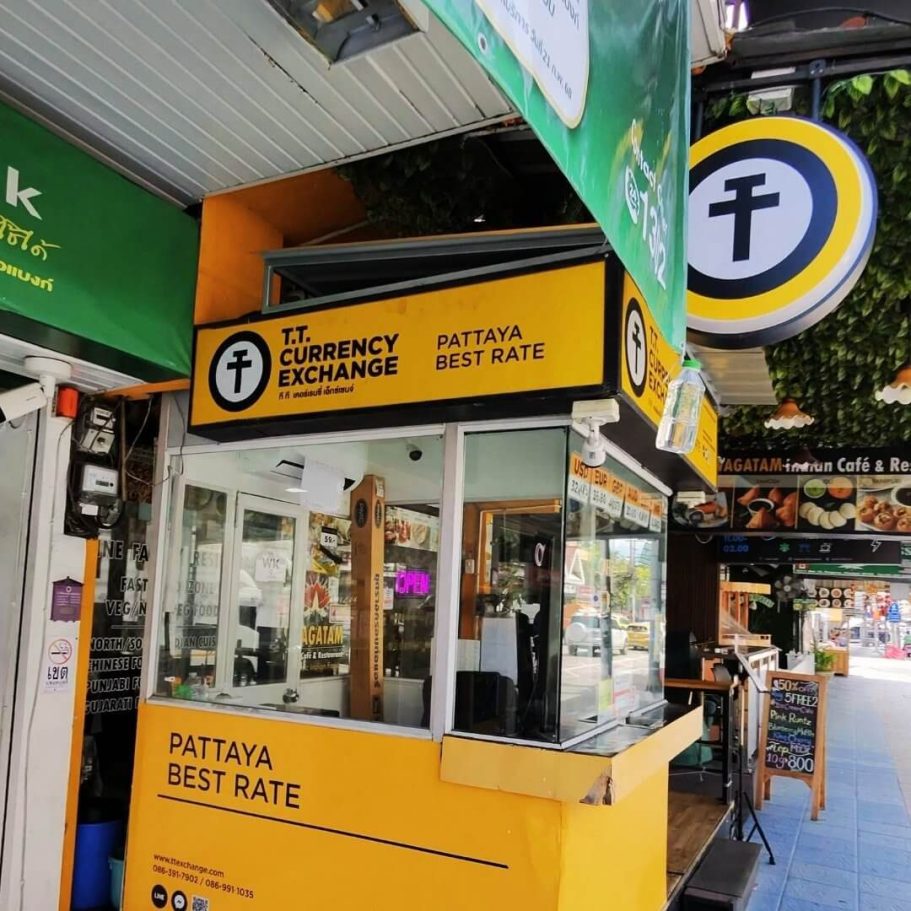 TT Currency Exchange Wechselstube in Pattaya mit gelbem Schild Pattaya Best Rate - professioneller Geldwechsel mit besten Kursen
